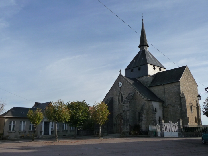 Eglise et place - Jarnages