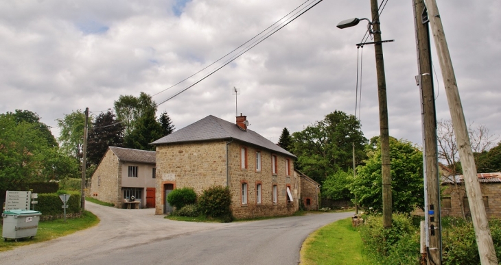 Le Village - La Mazière-aux-Bons-Hommes