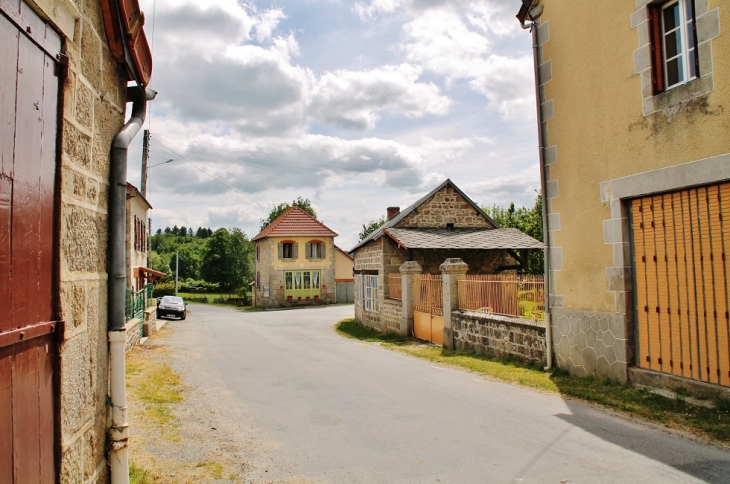 Le Village - Néoux