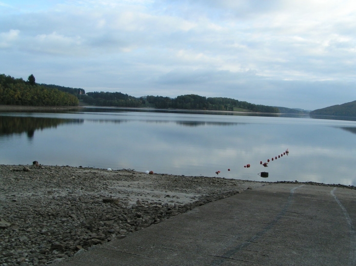 Vassivières le lac en automne - Royère-de-Vassivière