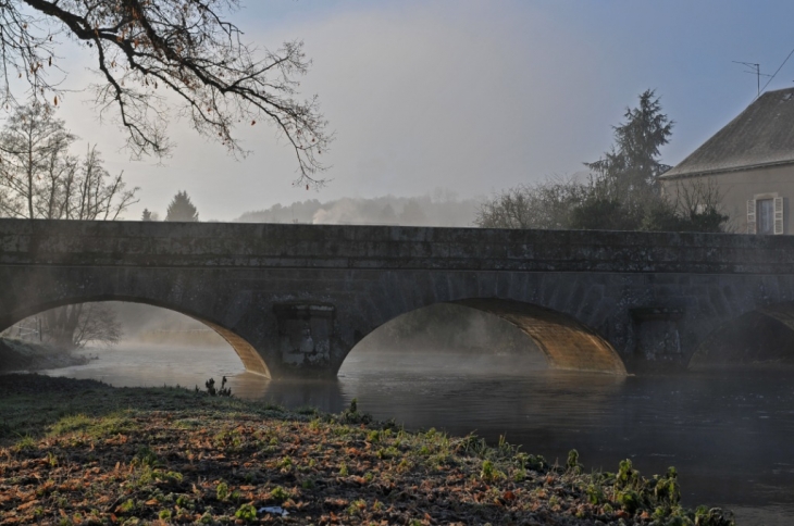 Pont et brumes - Saint-Étienne-de-Fursac