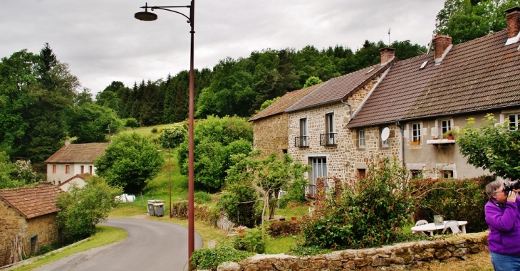 Le Village - Saint-Frion