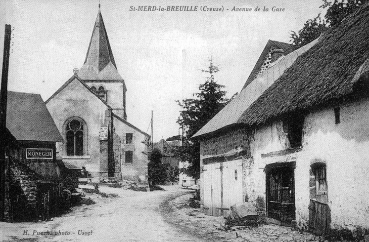 Vers 1920 - Avenue de la Gare (carte postale ancienne). - Saint-Merd-la-Breuille
