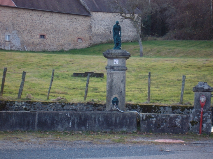 Fontaine de courcelles - Saint-Michel-de-Veisse