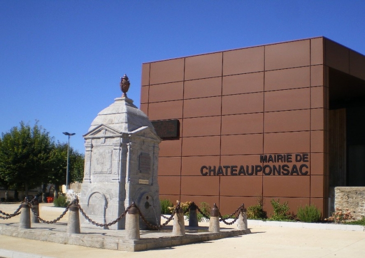 Chateauponsac, la Mairie - Châteauponsac