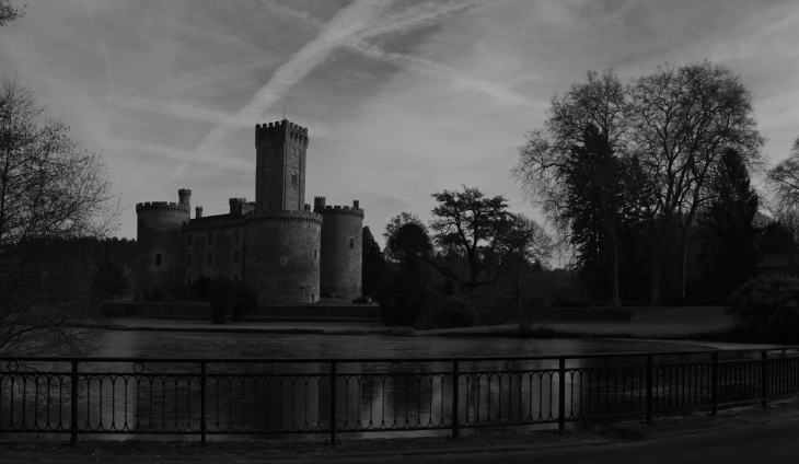 Le château de Montbrun. - Dournazac