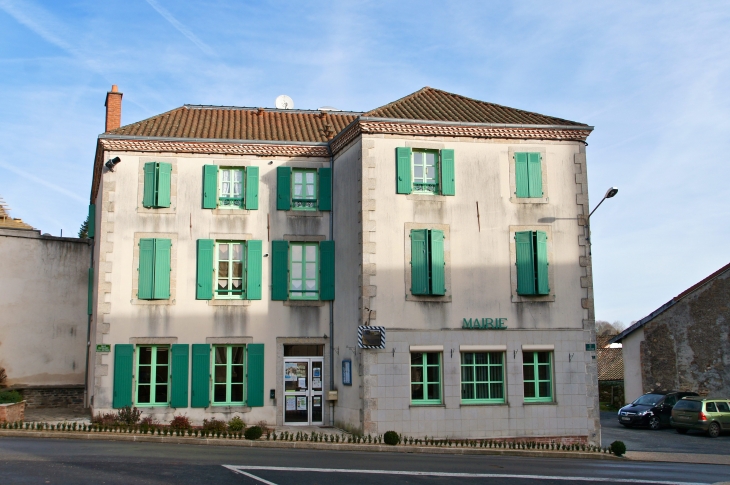 La Mairie en 2013. - Dournazac