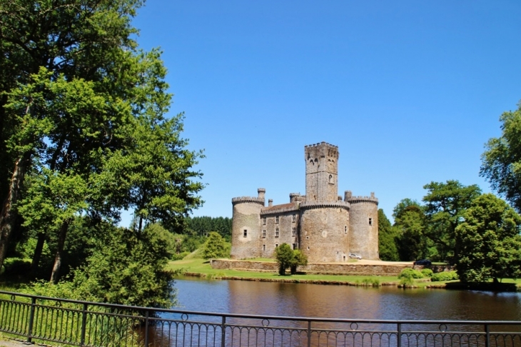 Château de Montbrun - Dournazac