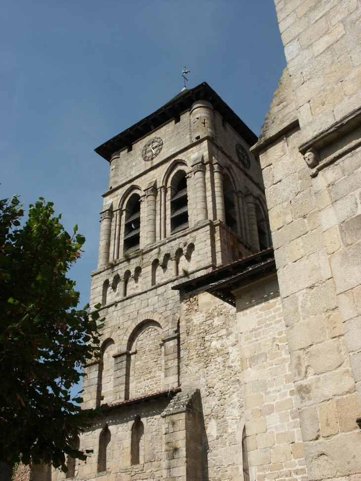 Collégiale Saint Etienne datant du XIe au XVe siècles. - Eymoutiers