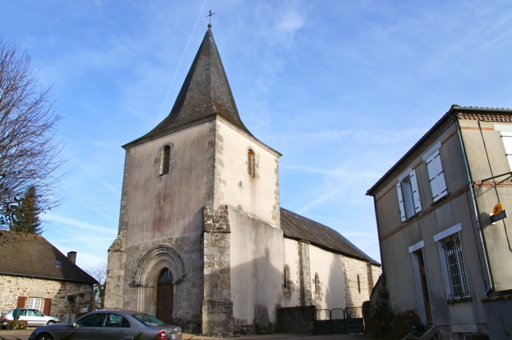 Eglise Saint Laurent origine XIIe siècle, agrandie au XVe siècle. - La Chapelle-Montbrandeix