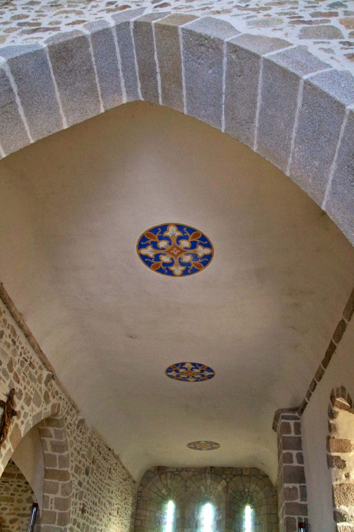 Eglise Saint Laurent : le plafond. - La Chapelle-Montbrandeix