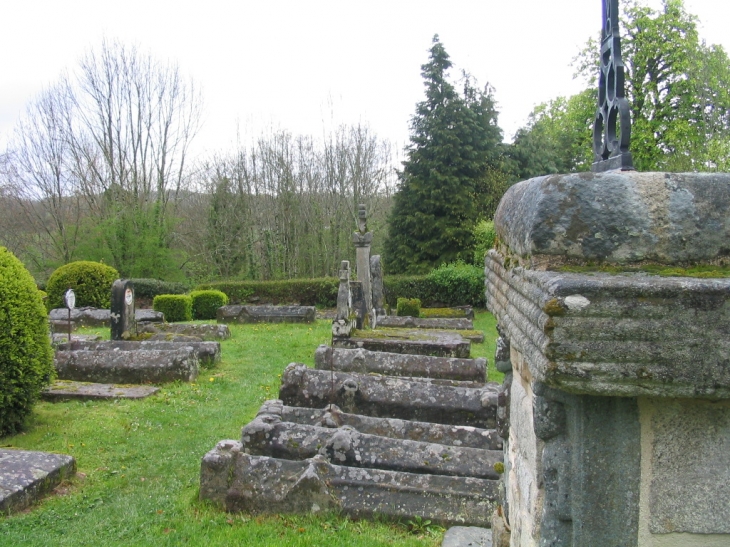 Cimetière des moines - unique - Le Chalard