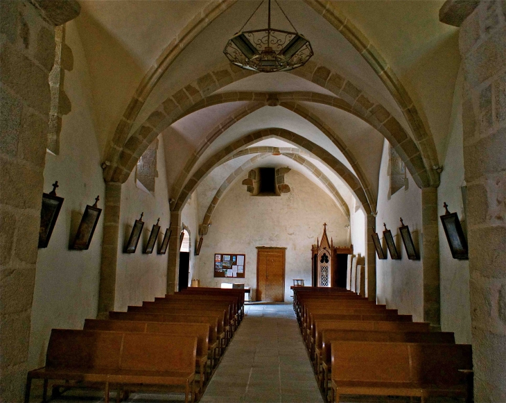  l'Eglise paroissiale de la Nativité de la très Sainte Vierge - Les Cars