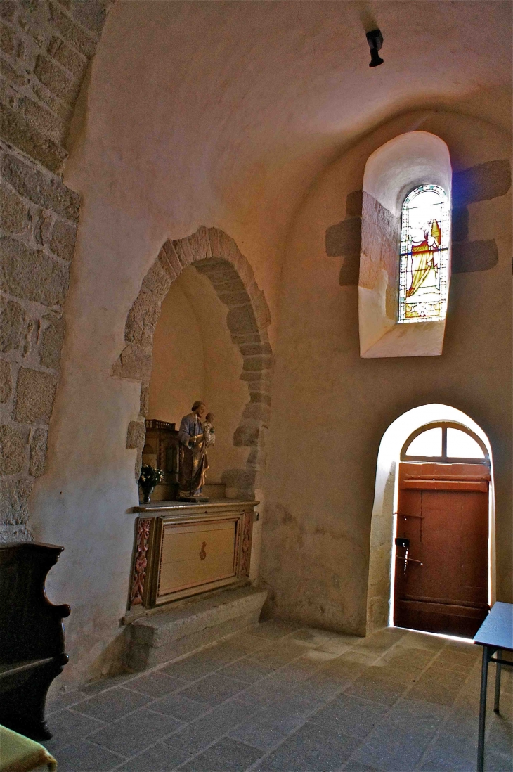  l'Eglise paroissiale de la Nativité de la très Sainte Vierge - Les Cars