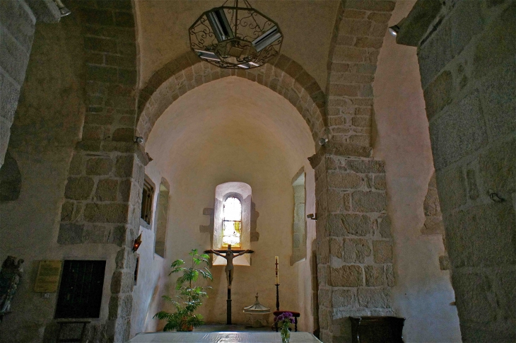  l'Eglise paroissiale de la Nativité de la très Sainte Vierge - Les Cars