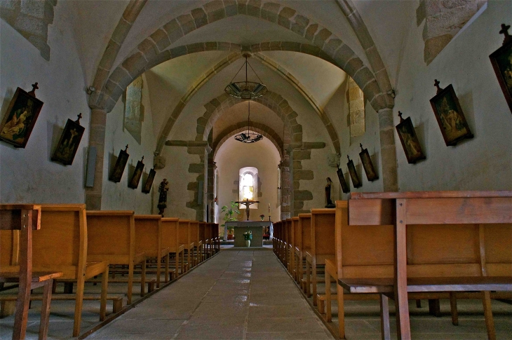  l'Eglise paroissiale de la Nativité de la très Sainte Vierge - Les Cars