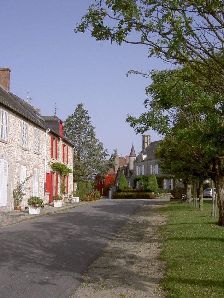 Centre de la village. - Les Grands-Chézeaux