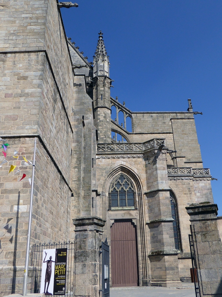 Cathédrale Saint Etienne : l'autre côté - Limoges