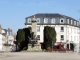 Photo précédente de Limoges place Jourdan : le monument aux morts de 1870