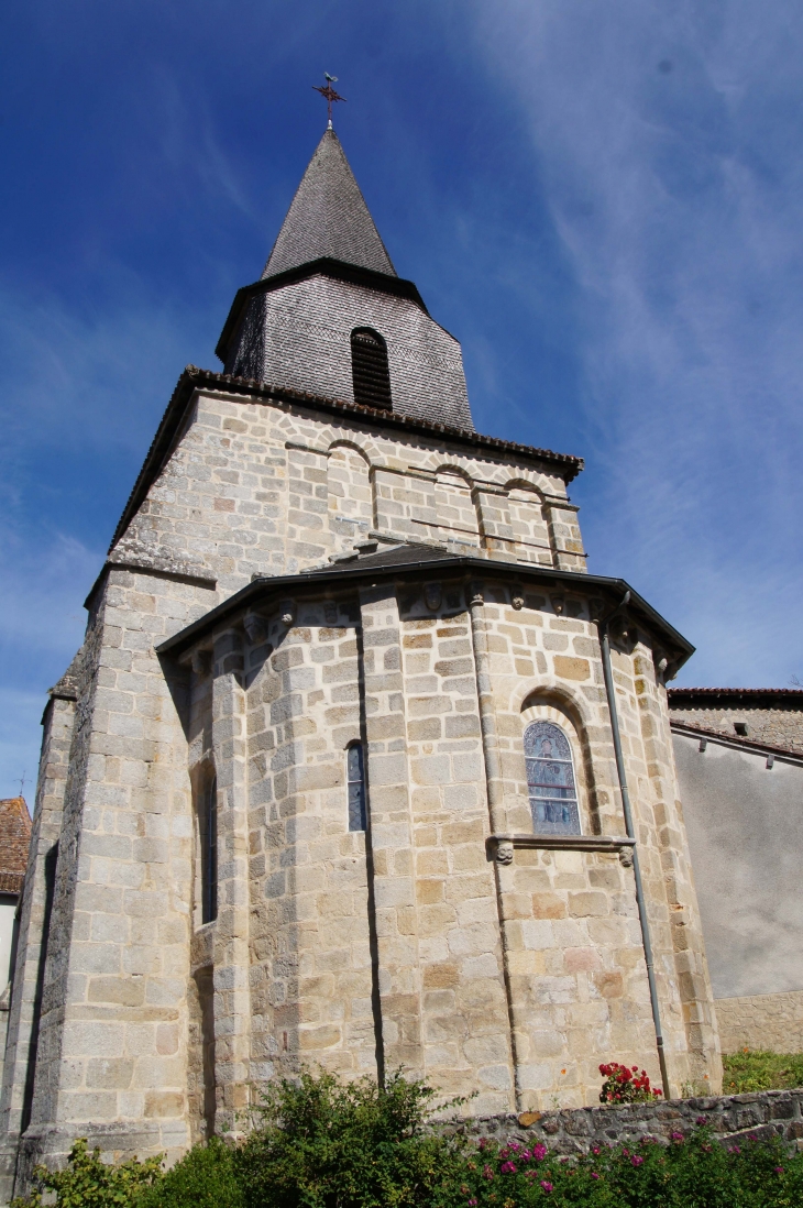 Le chevet de l'église Saint-Amand. - Marval