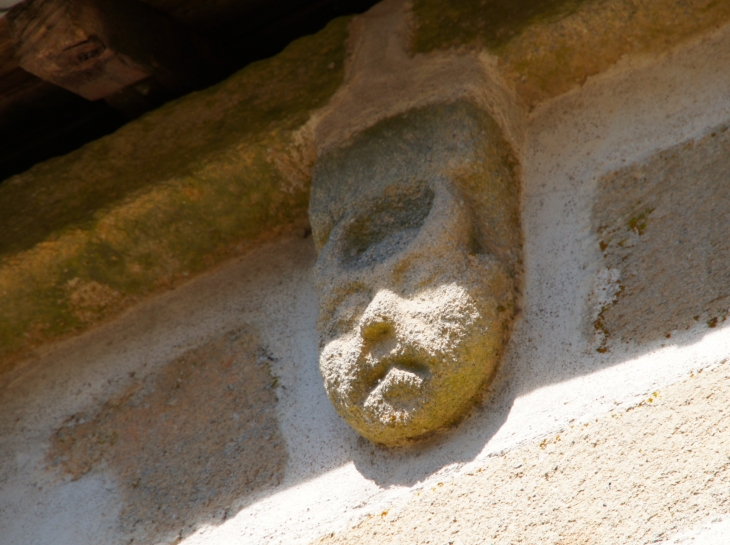 Modillon : église de Saint-Amand. - Marval