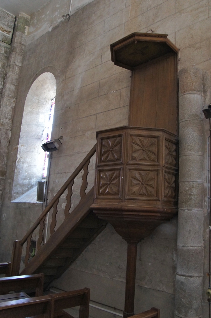 La chaire à prêcher du XVIIe siècle. Eglise Saint-Amand. - Marval