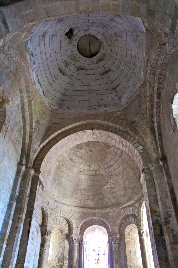 Coupole du dessous du clocher.Eglise de Saint-Amand. - Marval