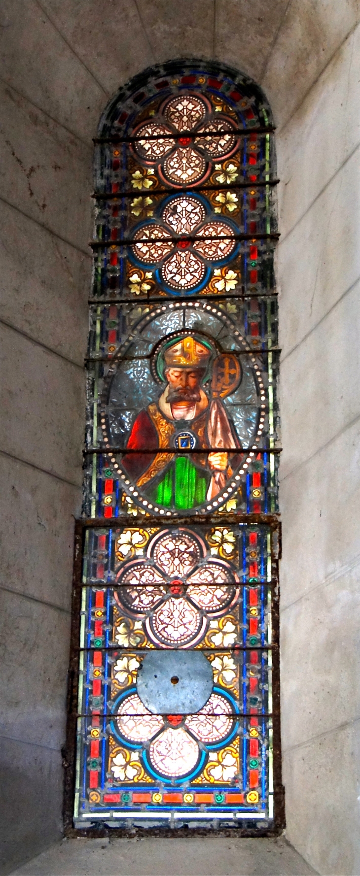 Vitrail de l'église de Saint-Amand. - Marval