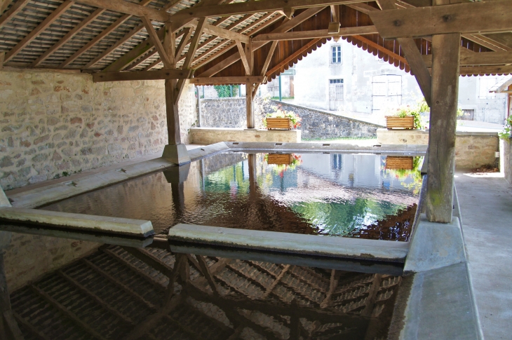 Le Lavoir. - Marval