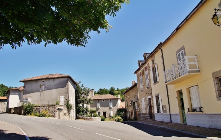 Le Village - Marval