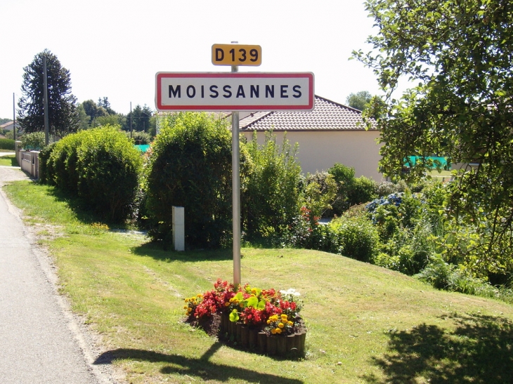 Entrée du bourg - Moissannes