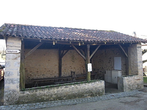 La Halle - Montrol-Sénard