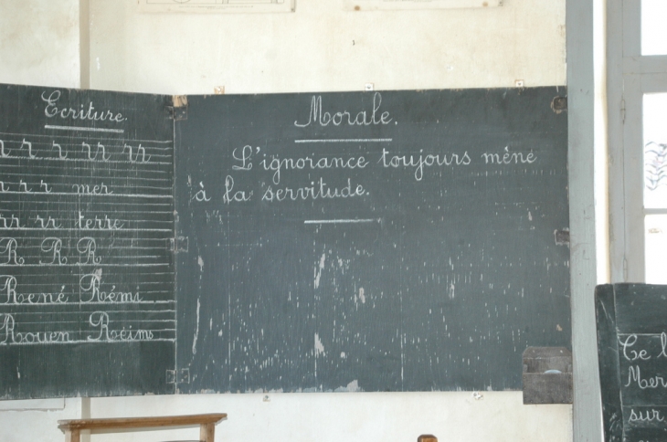 Le tableau de l'école - Montrol-Sénard