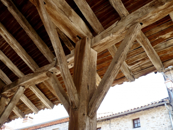 Charpente en bois des Halles - Mortemart