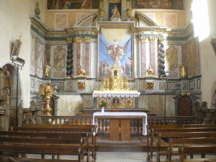 Eglise: l'intérieur  - Mortemart