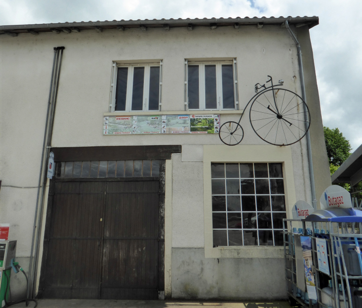 Le garage local - Nantiat