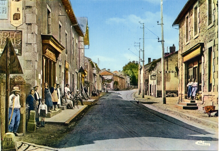 Cité martyre (10 juin 1944) - Rue centrale de l'ancien village (carte postale de 1960) - Oradour-sur-Glane