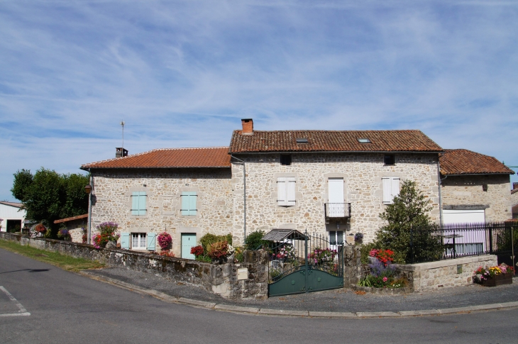 Maisons du village. - Pensol