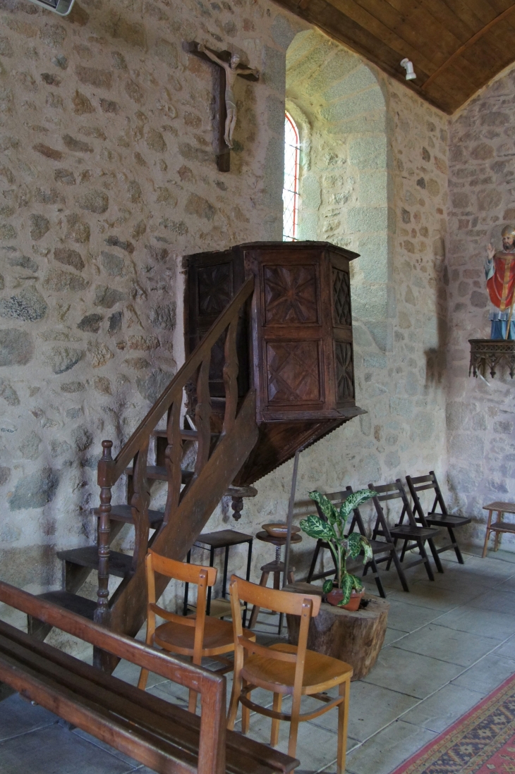 Eglise Saint-Cloud : chaire à prêcher du XVIIe siècle. - Pensol