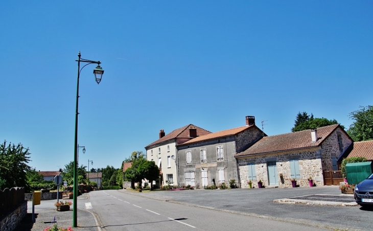 Le Village - Pensol