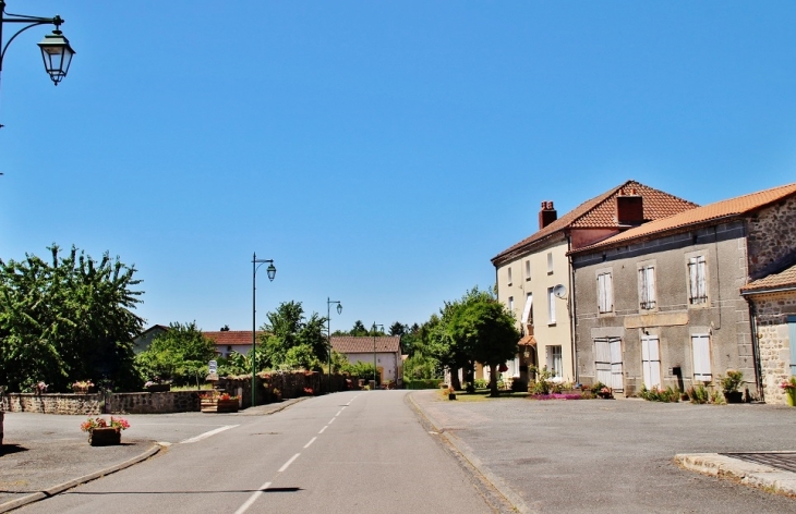 Le Village - Pensol