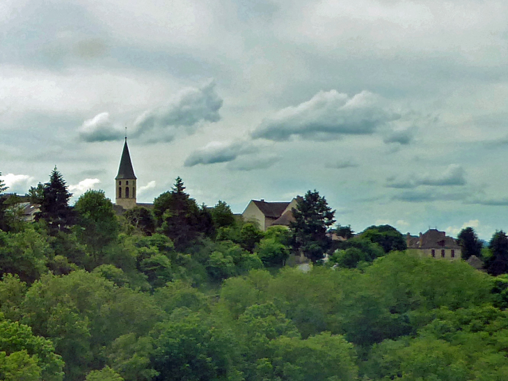 Le village vu de l'autoroute - Pierre-Buffière