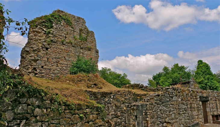 Le château de Lastours - Rilhac-Lastours