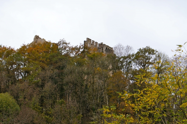 Ruines du Château de Chalucet. - Saint-Jean-Ligoure