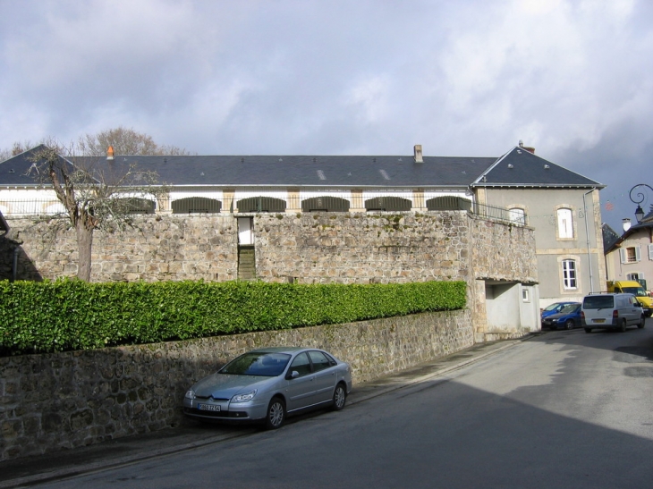 L'école - Saint-Julien-le-Petit