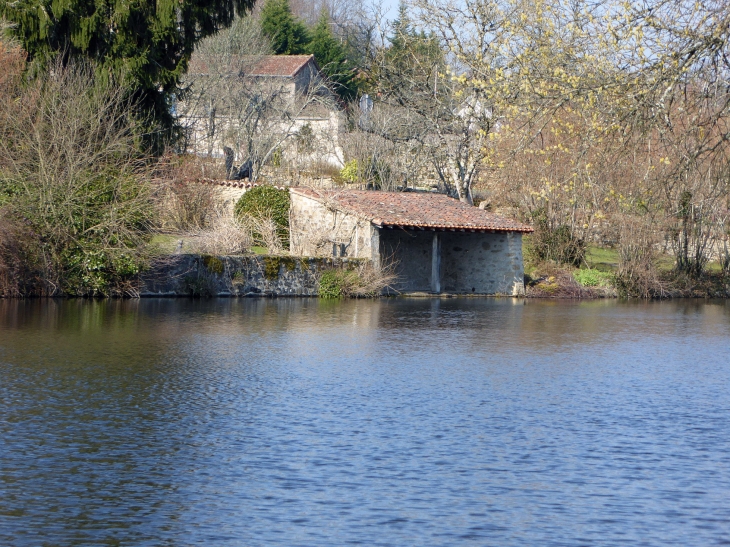 Le lavoir - Saint-Pardoux