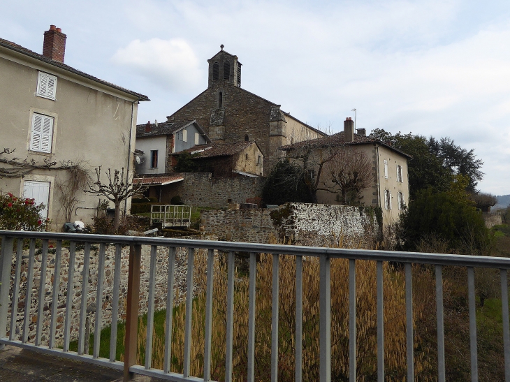 Le village vu du pont - Saint-Victurnien