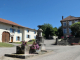 le centre du village : maisons, fontaine et mairie