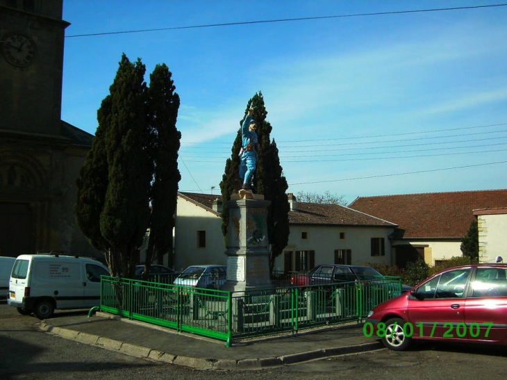 Monument aux morts - Avril