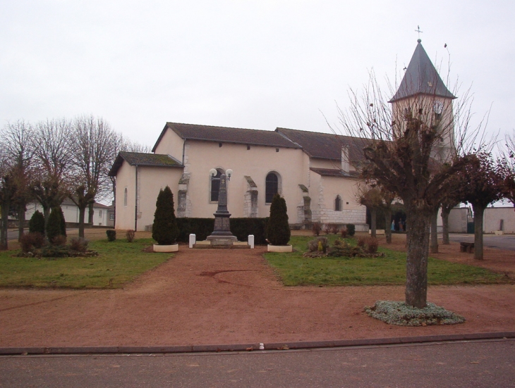 Eglise et monument aux morts - Barisey-au-Plain